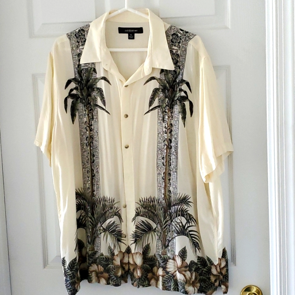 Croft and Barrow men's short sleeve button down shirt with palm trees. XL. Cream
